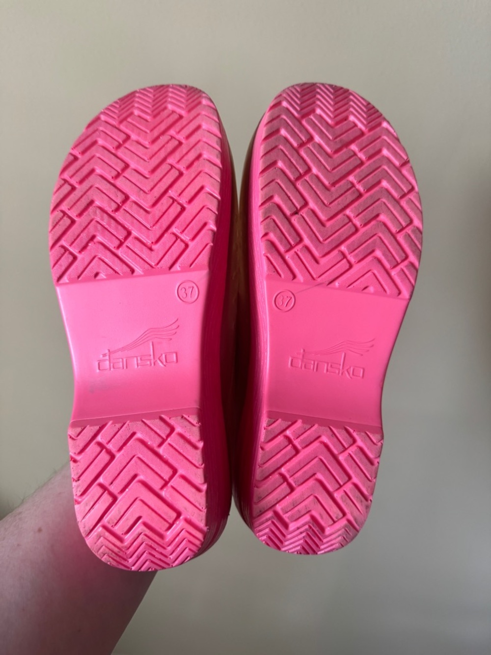 Dansko Open Back Coral Translucent Clogs - Sonja 37 - Picture 6 of 9